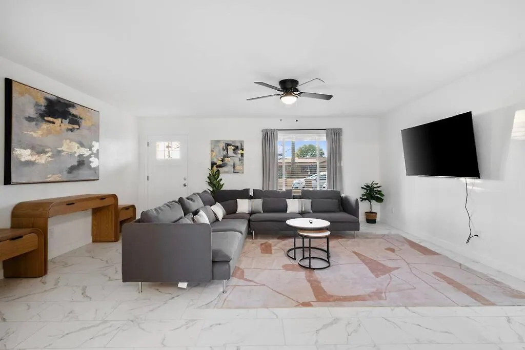 5 Miles From Downtown Phoenix - Pool Home 0*,  United States