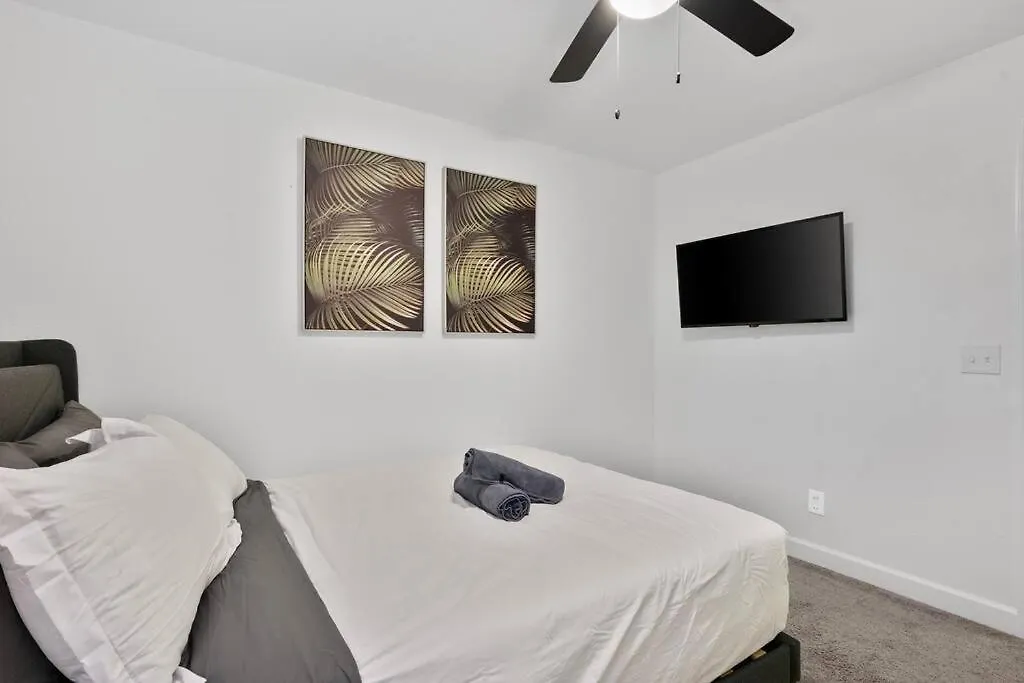 5 Miles From Downtown Phoenix - Pool Home Apartment