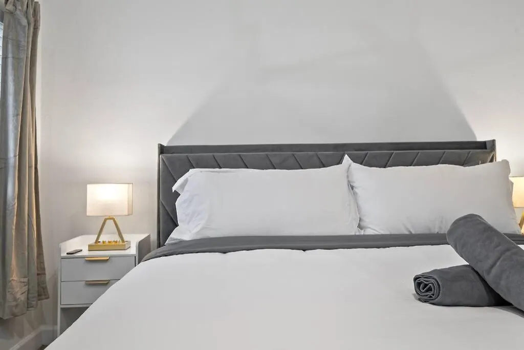 Apartment 5 Miles From Downtown Phoenix - Pool Home United States