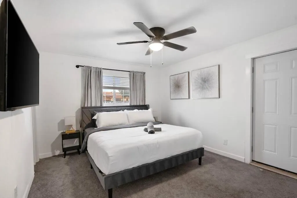 5 Miles From Downtown Phoenix - Pool Home Apartment