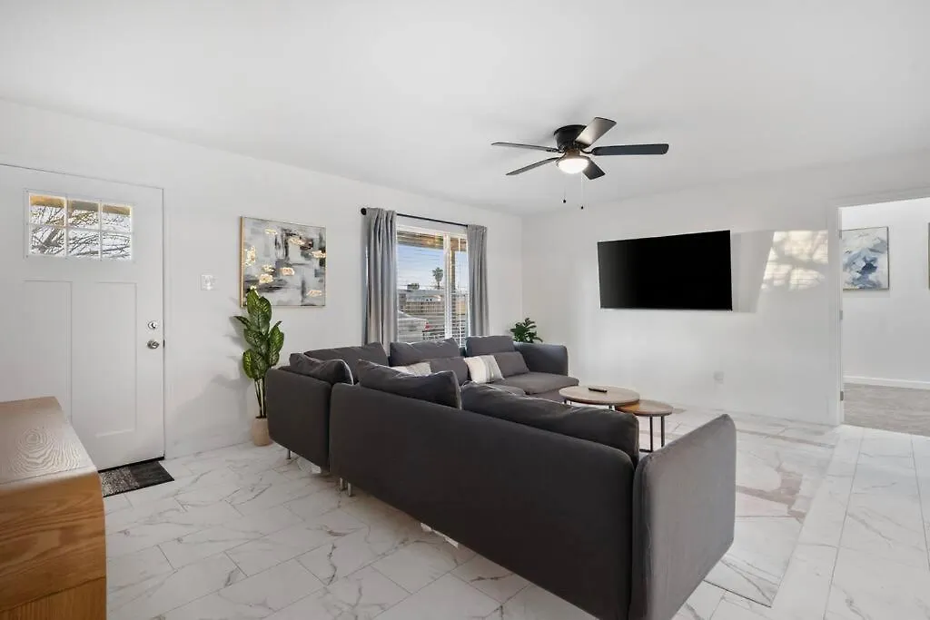 Apartment 5 Miles From Downtown Phoenix - Pool Home
